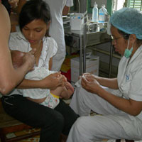 Tin tức trong ngày - Cam kết trước tiêm vắc xin: Sai quy định