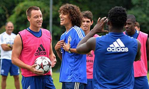 Bản sao Luiz đột nhập sân tập Chelsea - 8