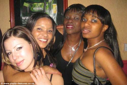 Người phụ nữ khổ vì...không được già - 3