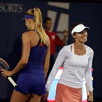 Thể thao - Trận đấu đầu tiên của Hingis sau 6 năm