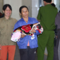 Tin tức trong ngày - Trẻ tử vong sau tiêm: Ai chịu trách nhiệm?