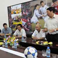 Bóng đá - Vấn đề của BĐVN: Không nắm luật hay phá luật?