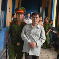 Pháp luật - Giảm án cho kẻ giết cô gái bán vé số