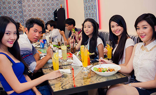 “Giai nhân Hà Dũng” ra dáng bà chủ - 17
