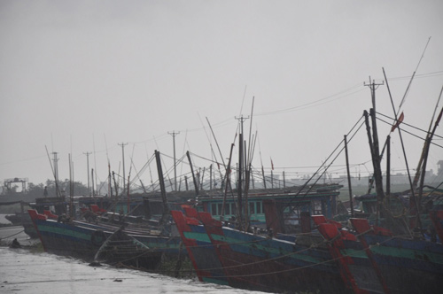 Bão tan, nước biển vẫn dâng cao - 11