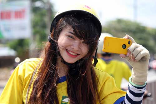 CĐV SLNA diễu hành rầm rộ cổ vũ đội nhà - 3