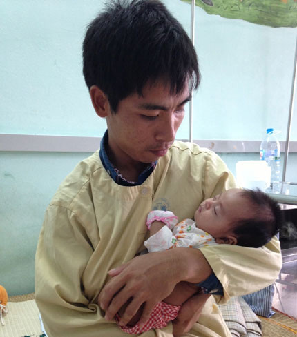 Bé gái 3 tháng tuổi bị biến dạng bộ phận sinh dục - 2