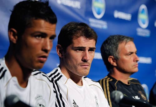 Mourinho gặp lại Real: Khi ta quay lưng - 1