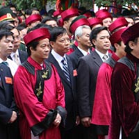 Tin tức trong ngày - "Việt Nam nên có hai mẫu lễ phục"
