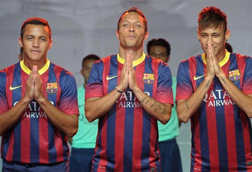 Thái Lan “phát cuồng” vì Messi, Neymar - 2