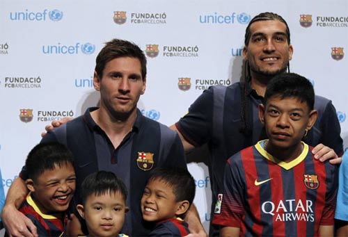 Thái Lan “phát cuồng” vì Messi, Neymar - 4