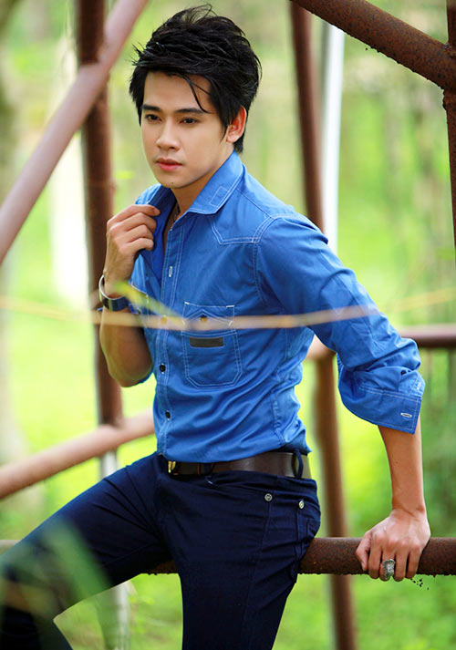 Vẻ thư sinh của DV Cổng mặt trời - 3