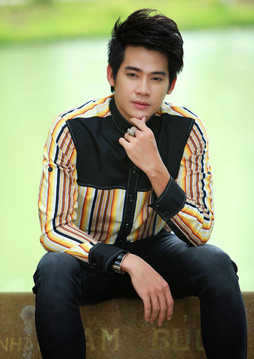 Vẻ thư sinh của DV Cổng mặt trời - 8