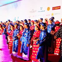 Tin tức trong ngày - Lễ phục Việt Nam: Chọn xong, ai ký?