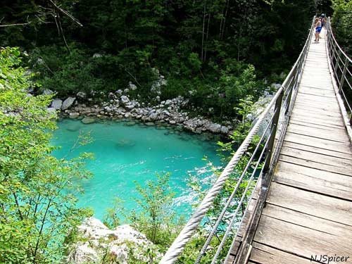 Vẻ đẹp như ngọc lục bảo của sông Soca - 9