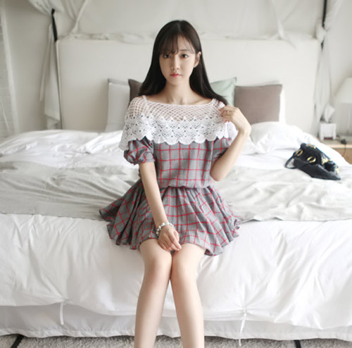 Áo cut-out khoe trọn bờ vai ngọt ngào - 4