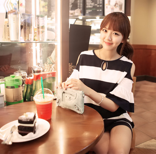 Áo cut-out khoe trọn bờ vai ngọt ngào - 19