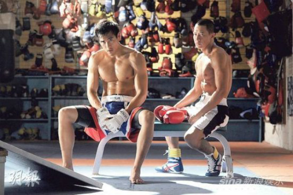 Trương Gia Huy hôn bạn diễn nam - 3