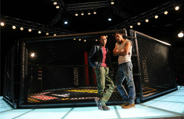 Trương Gia Huy hôn bạn diễn nam - 11