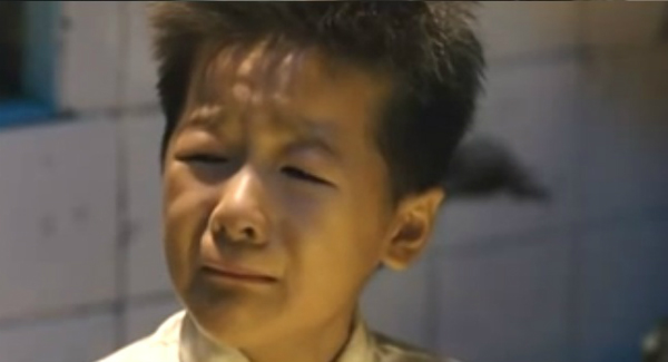 Video: Thương xót cậu bé mất cha - 2