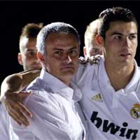 Bóng đá - Mourinho tay bắt mặt mừng gặp lại Real