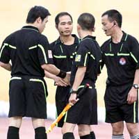 Bóng đá - Nghi án trọng tài nhận hối lộ: Vẫn là ẩn số chưa có lời giải
