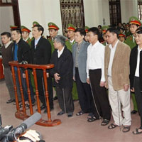 Tin tức trong ngày - Lập 7 đoàn kiểm tra việc xử lý các vụ tham nhũng nghiêm trọng