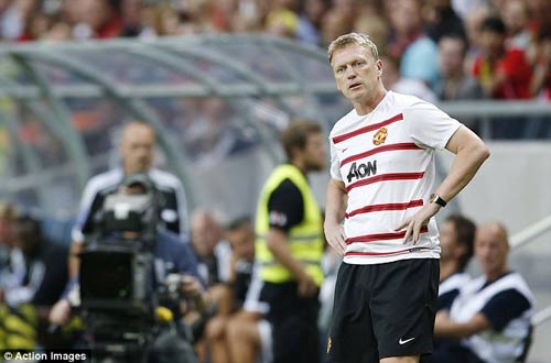 MU – Sevilla: Tôn vinh Ferdinand - 2