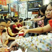 Tài chính - Bất động sản - Lại mua vàng đấu thầu cao hơn thị trường