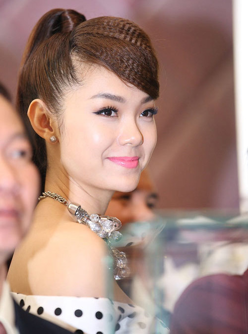 9 sao Việt đình đám lép vế trước hotboy - 7