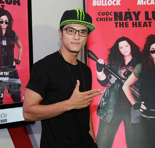 "Gái hư Vbiz" gây chú ý - 12