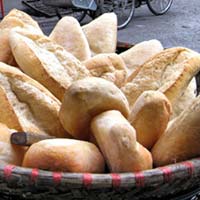 Thị trường - Tiêu dùng - Bánh mì nở, giòn: Phải lụy phụ gia!