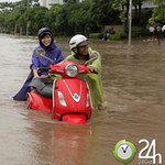 Hát chế: Chiều mưa bơi trên phố Huế