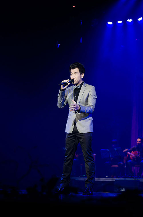 Váy sexy làm khổ Hồ Quỳnh Hương - 4