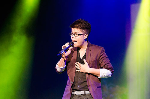 Váy sexy làm khổ Hồ Quỳnh Hương - 7