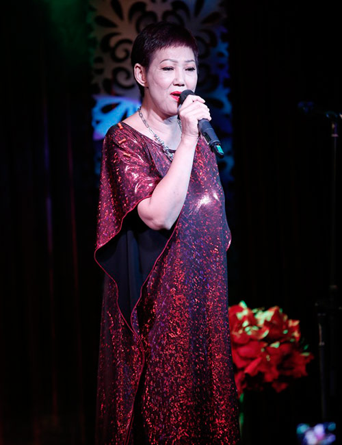 Hà Hồ mừng sinh nhật tiền bối - 11