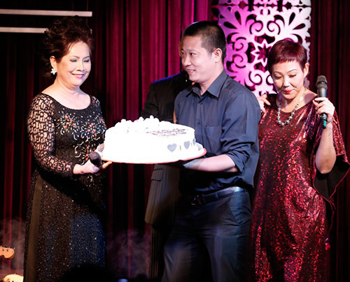Hà Hồ mừng sinh nhật tiền bối - 4