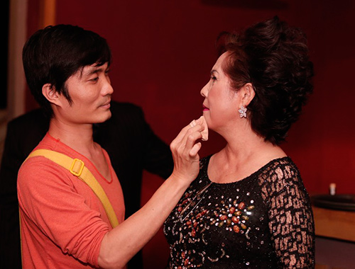 Hà Hồ mừng sinh nhật tiền bối - 15