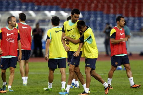 Malaysia–Barca: Chờ song tấu Messi-Neymar - 2