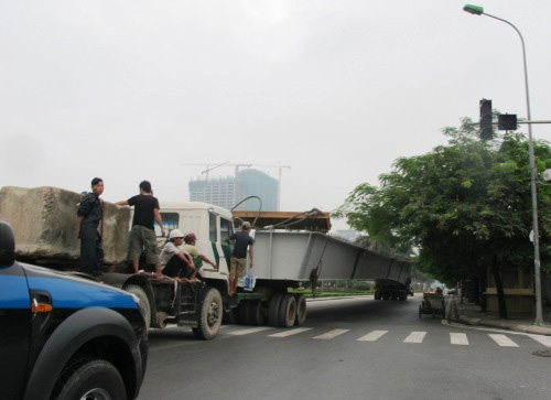 Sở GTVT HN: Dầm cầu không rơi, chỉ "tuột" - 1