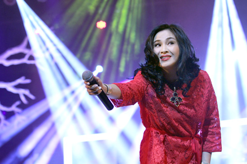 Mỹ Tâm đua giọng với 2 GK The Voice - 2