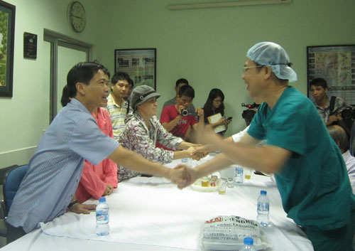 Con chủ tịch huyện Trường Sa xuất viện - 2