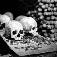 Phi thường - kỳ quặc - Rợn người nhà thờ bằng 70.000 bộ xương