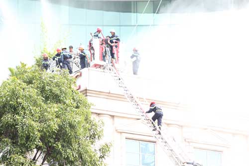 Chùm ảnh diễn tập cứu nạn lớn nhất TPHCM - 5