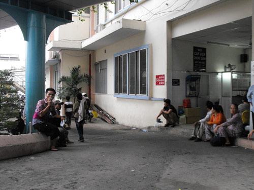 TP.HCM: Hơn 30% nhân viên y tế hút thuốc lá - 2