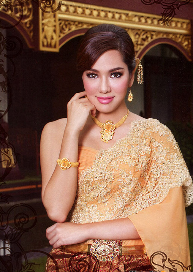 Rinlanee Sripen (Joy), sinh năm 1978 này là người mẫu kiêm diễn viên nổi tiếng hàng đầu tại Thái Lan. 