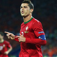 Bóng đá - Video: Ronaldo lại gieo sầu cho Hà Lan