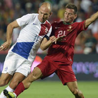 Bóng đá - Video: Robben "làm khổ" hàng thủ BĐN