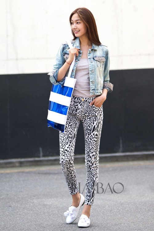 Chân dài quyến rũ trên đường phố Hàn - 11