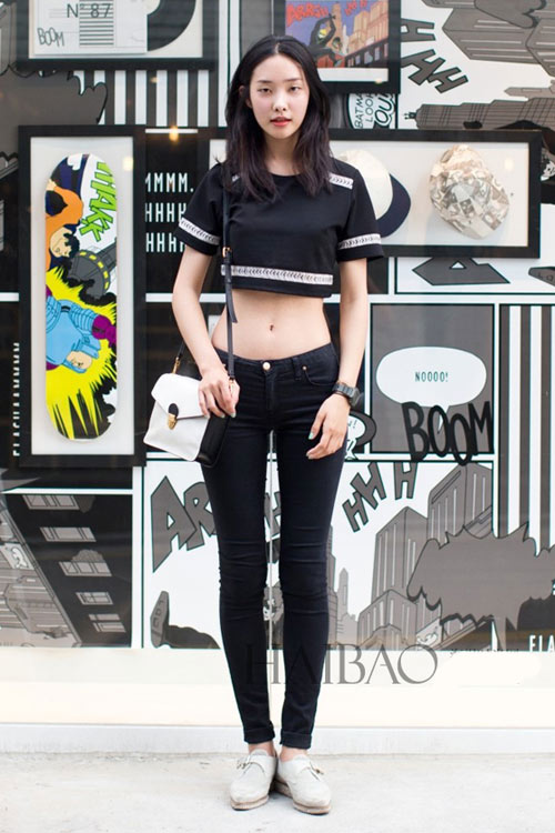 Chân dài quyến rũ trên đường phố Hàn - 1